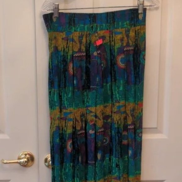 Essay Multi color skirt set. - Picture 2 of 3